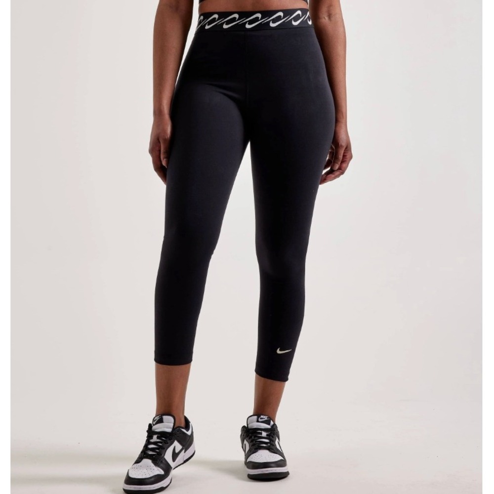 Nike Womens Sportswear High Rise 7/8 Tight Fit Leggings Black FN6545-010 XS